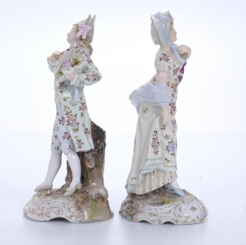 PAIR OF PORCELAIN FIGURES, 20TH CENTURY.