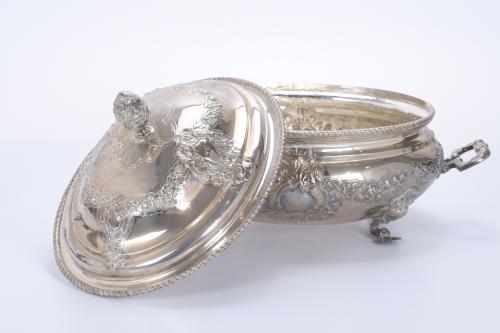 ELIZABETHAN SILVER TUREEN.