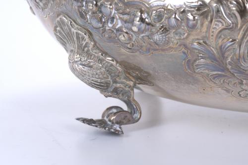 ELIZABETHAN SILVER TUREEN.