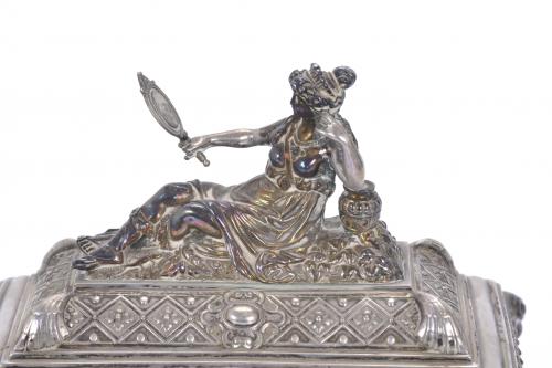 NAPOLEON III PERIOD BOX IN SILVER.