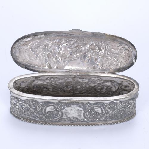 TWO SMALL SILVER TRAYS AND A BOX, 20TH CENTURY.