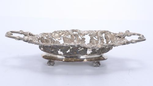 TWO SMALL SILVER TRAYS AND A BOX, 20TH CENTURY.