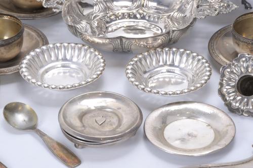 VARIOUS SILVER SERVING ITEMS, 19TH AND 20TH CENTURY.