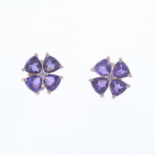 FLORAL EARRINGS WITH AMETHYSTS.