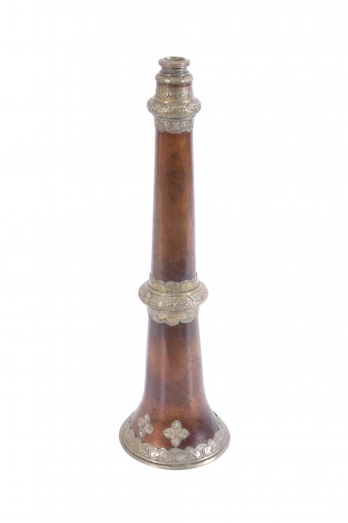 TIBETAN CEREMONIAL HORN, FIRST HALF OF THE 20TH CENTURY.