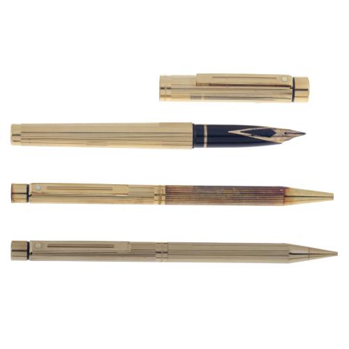 SHEAFFER. SET OF THREE ITEMS.