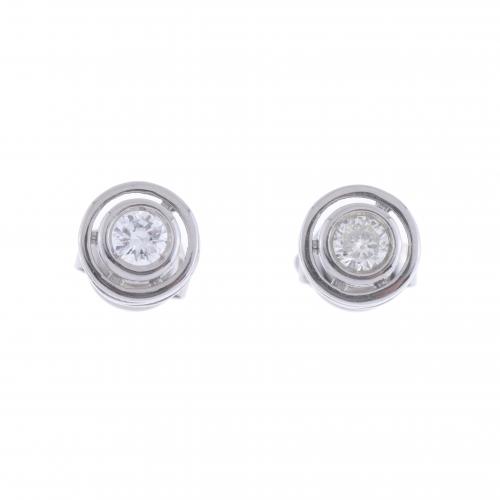 DIAMONDS STUD EARRINGS.