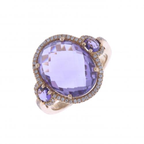 AMETHYST AND DIAMONDS RING.