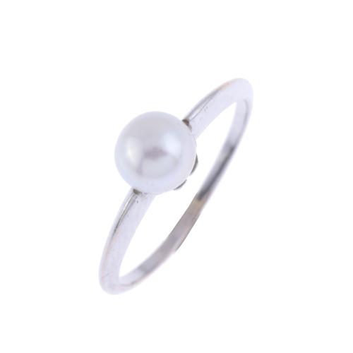 RING WITH A SMALL PEARL.