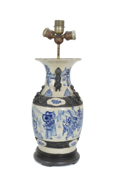 CHINESE VASE-LAMP, SECOND HALF 20TH CENTURY.