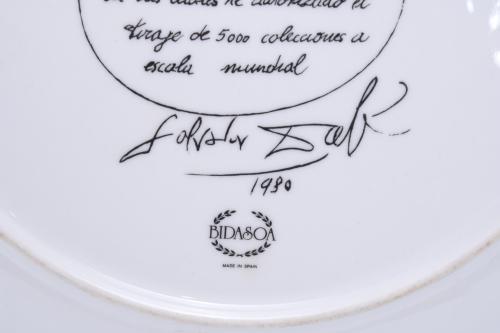 SALVADOR DALÍ I DOMÈNECH (1904-1989). SEVEN ARTS TABLEWARE.