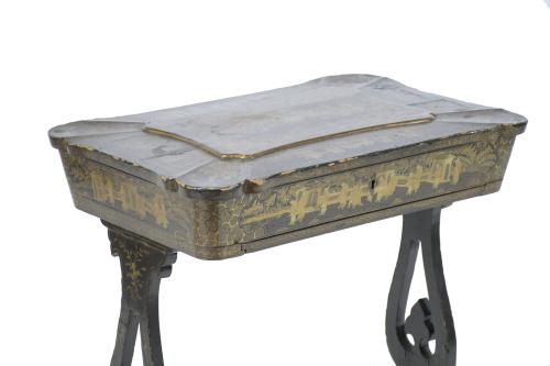 CHINESE SEWING BOX, 19TH CENTURY, FOR EUROPEAN EXPORT.