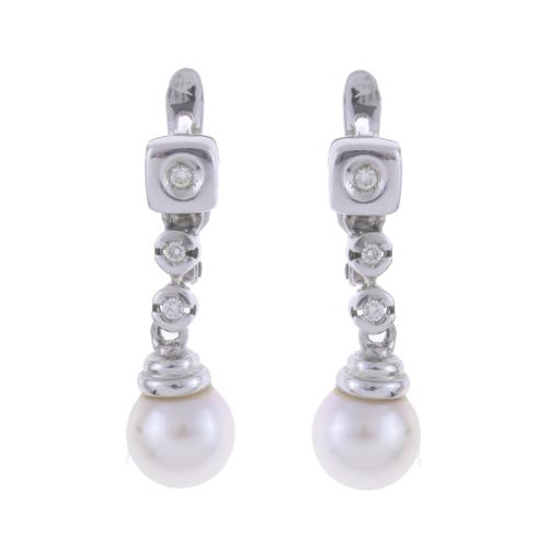 PEARL AND DIAMONDS LONG EARRINGS.