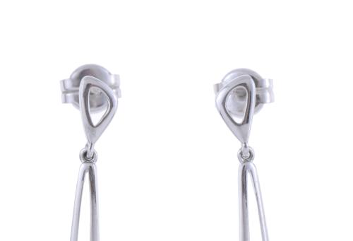 MINIMAL DESIGN LONG EARRINGS WITH DIAMONDS