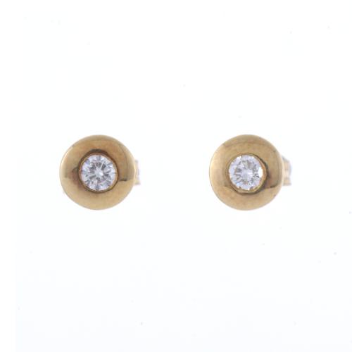 BUTTON EARRINGS WITH DIAMOND.