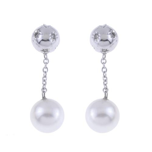 LONG EARRINGS WITH DIAMOND AND PEARL.