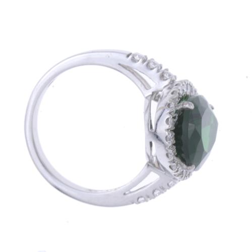 RING WITH GREEN TOPAZ AND DIAMONDS.