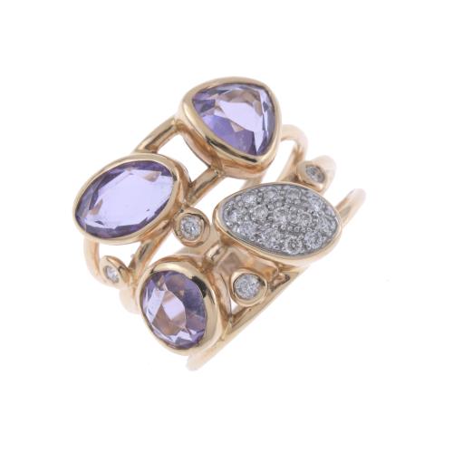 AMETHYSTS AND DIAMONDS RING.