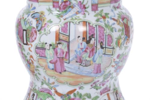 TWO CHINESE PORCELAIN VASES, ROSE FAMILY, 19TH CENTURY.