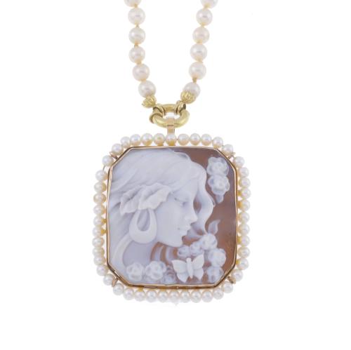 PENDANT WITH LARGE CAMEO.