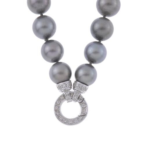 TAHITI PEARLS NECKLACE.