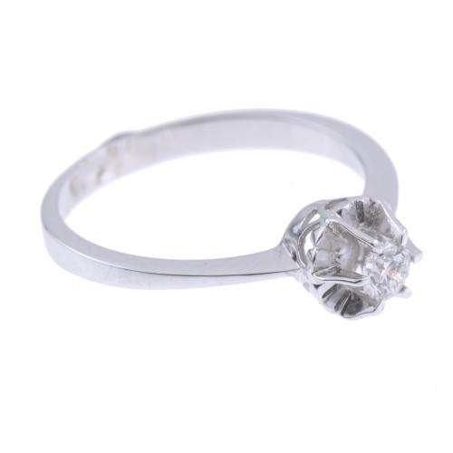 DIAMOND SOLITAIRE RING.