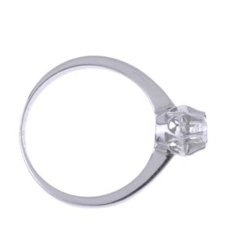 DIAMOND SOLITAIRE RING.