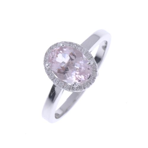 MORGANITE AND DIAMONDS ROSETTE RING.