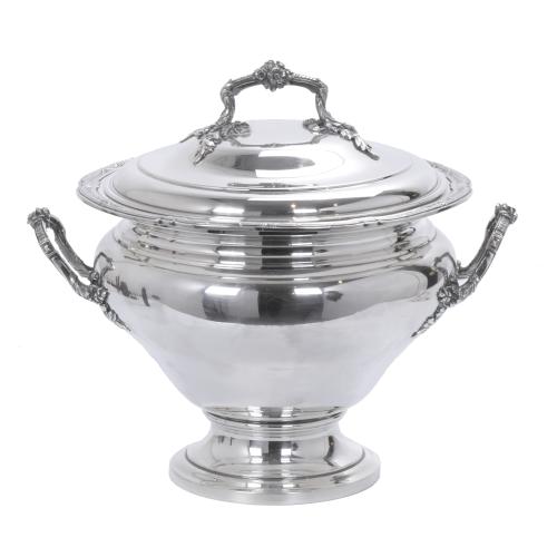 LARGE GERMAN SILVER TUREEN, NAPOLEON III STYLE.