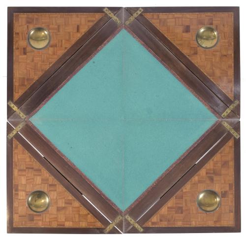 MESA DE JUEGO DIRECTORIO DE PPS. DEL SIGLO XIX, CIRCA 1800.