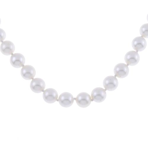 AUSTRALIAN PEARLS NECKLACE.