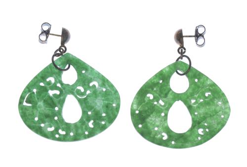 PENDIENTES EN JADE CALADO.