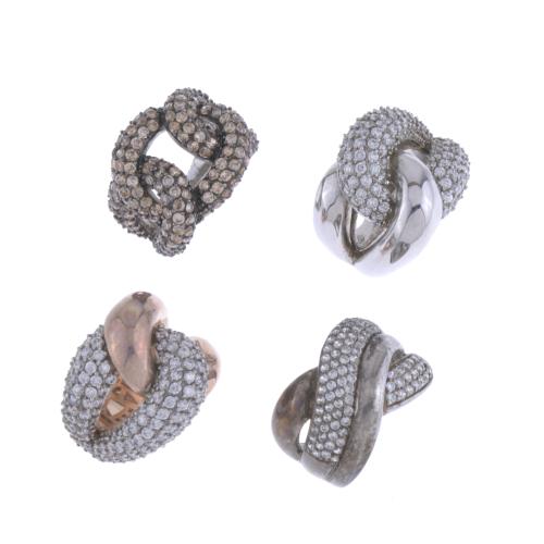 CUATRO ANILLOS CON STRASS.