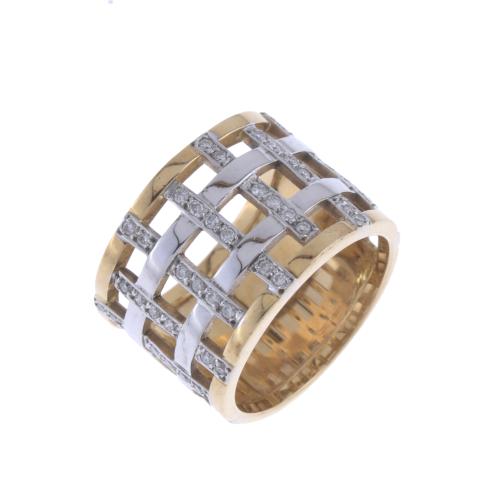 BICOLOUR MESH RING WITH DIAMONDS.