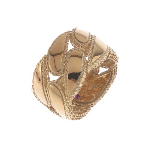 OPENWORKED WIDE RING WITH FILIGREE.