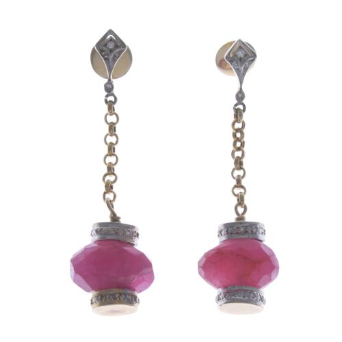 LANTERN-STYLE EARRINGS.