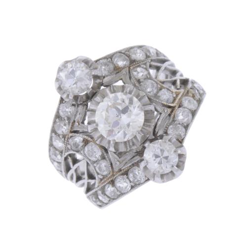 ART NOVEAU DIAMONDS RING