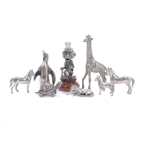 CONJUNTO DE OCHO ANIMALES EN MINIATURA EN PLATA DE LEY.