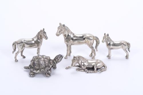 CONJUNTO DE OCHO ANIMALES EN MINIATURA EN PLATA DE LEY.