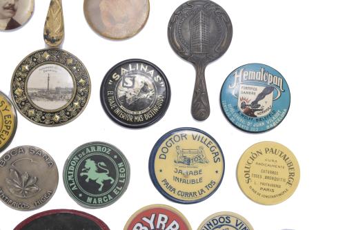 COLLECTION OF ADVERTISING POCKET MIRRORS. EARLY 20TH CENTUR