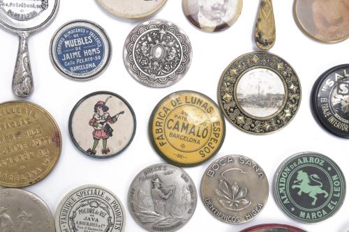 COLLECTION OF ADVERTISING POCKET MIRRORS. EARLY 20TH CENTUR