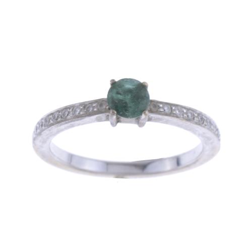 RING WITH EMERALD AND DIAMONDS.