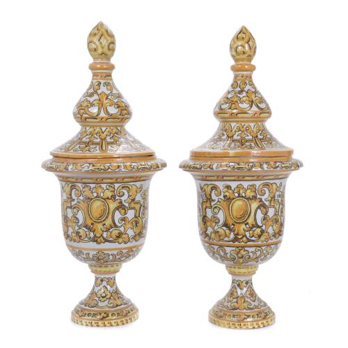 PAIR OF POT-GOBLETS, 20TH CENTURY.