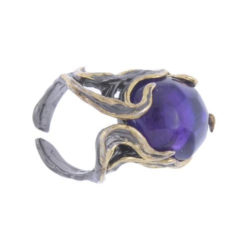 RING WITH LARGE AMETHYST