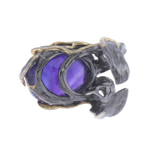 RING WITH LARGE AMETHYST