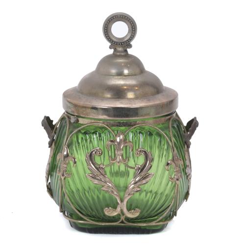 CHOCOLATES POT WITH MUSIC BOX, 20TH CENTURY. 