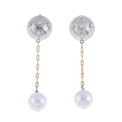 PENDIENTES CON PERLAS AUSTRALIANAS Y DIAMANTES.