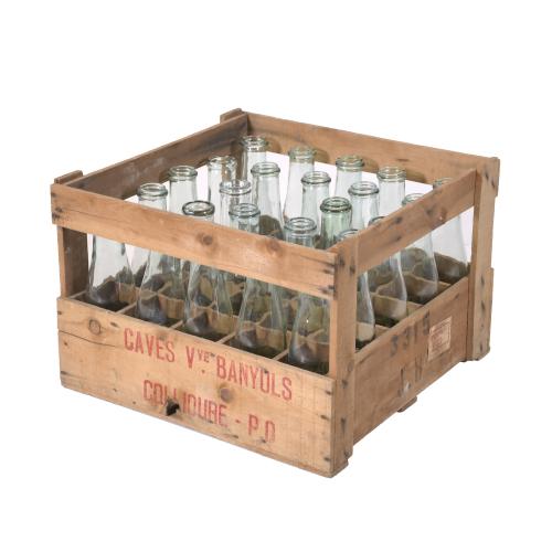 CAJA DE CAVA DE BANYULS, FRANCIA, CON BOTELLAS. 