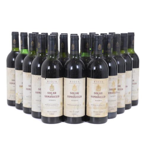 LOTE DE VEINTICUATRO BOTELLAS DE VINO TINTO RESERVA SOLAR DE SAMANIEGO 1991. 