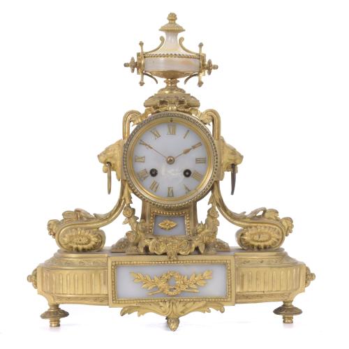 RELOJ DE SOBREMESA ESTILO NAPOLEÓN III, SIGLO XX. 